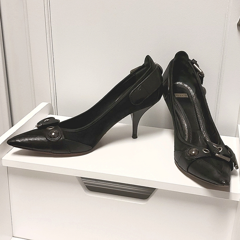 Black pumps but with a twist